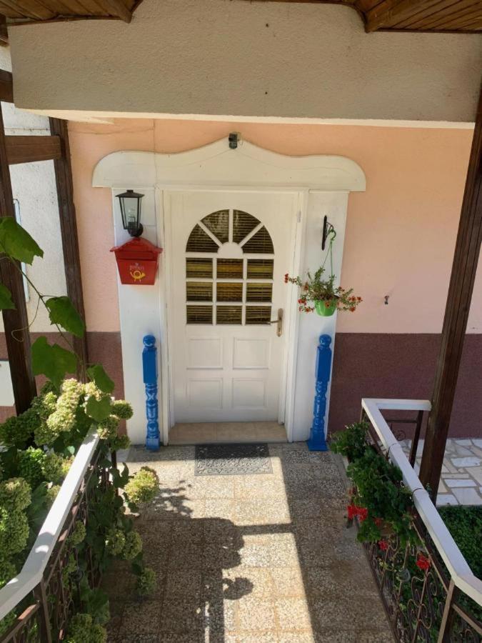 Villa Lakeview Paradise Pestani Exterior photo