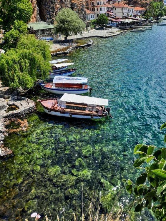 Villa Lakeview Paradise Pestani Exterior photo